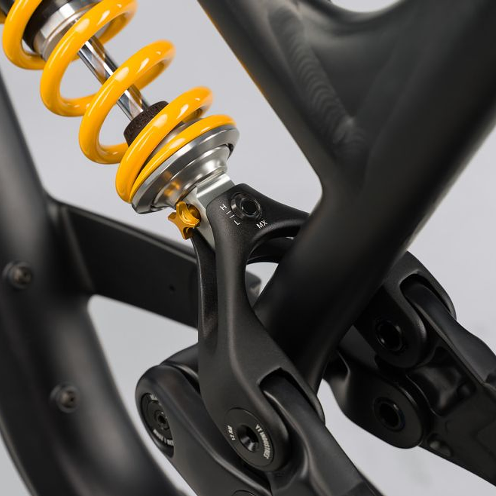 YT CAPRA CORE 3 MX AL Black 11