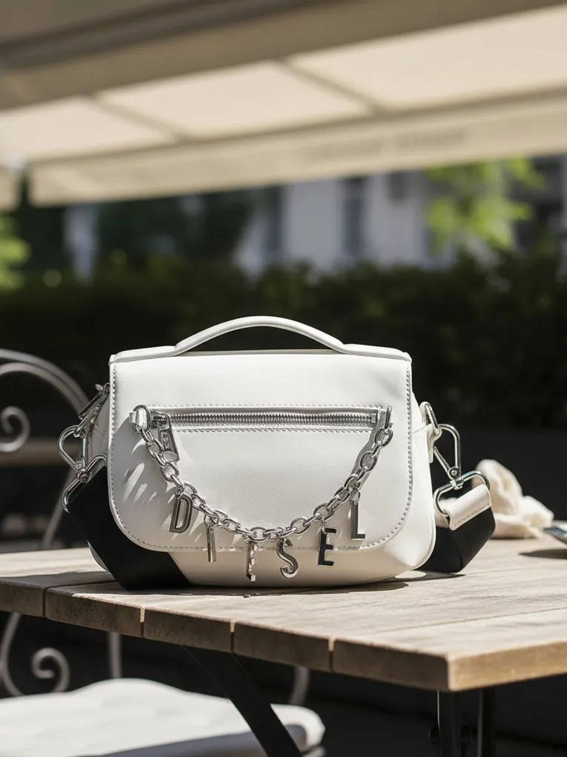 Cartera Diesel X10705 P627 Con Asas Blancas 1