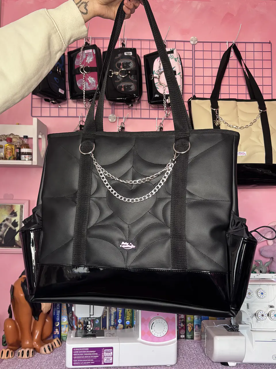 Maxi corazón cuerina con charol 1