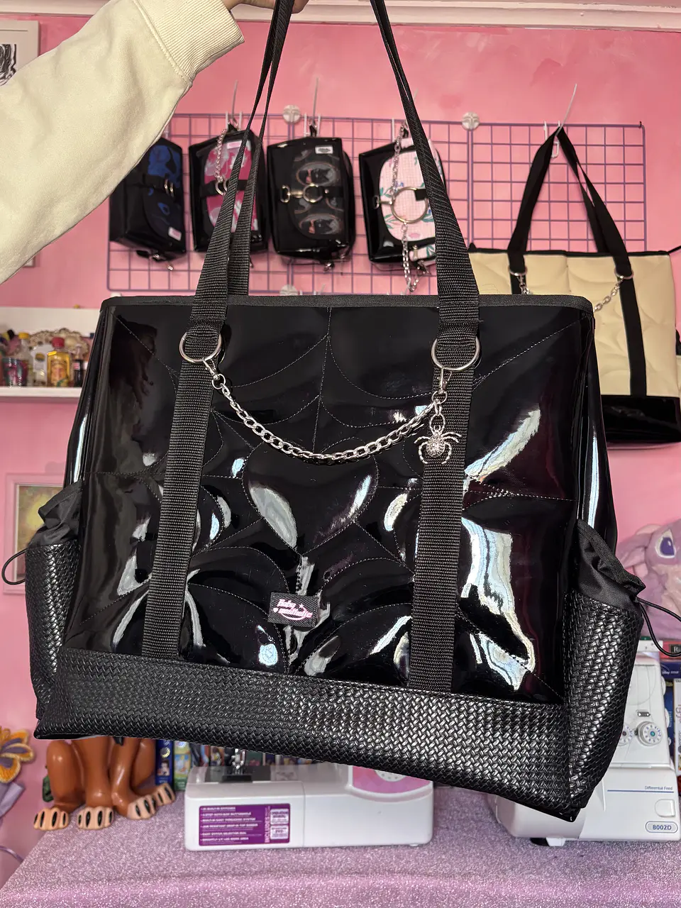 Maxi corazón charol con cuerina texturizada 1