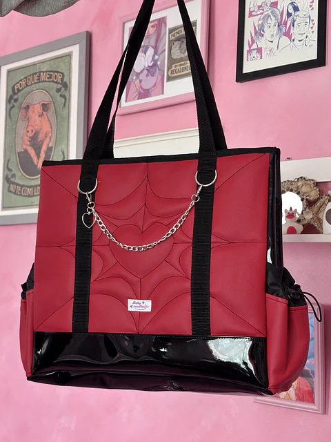 Maxi corazón cuerina roja con charol