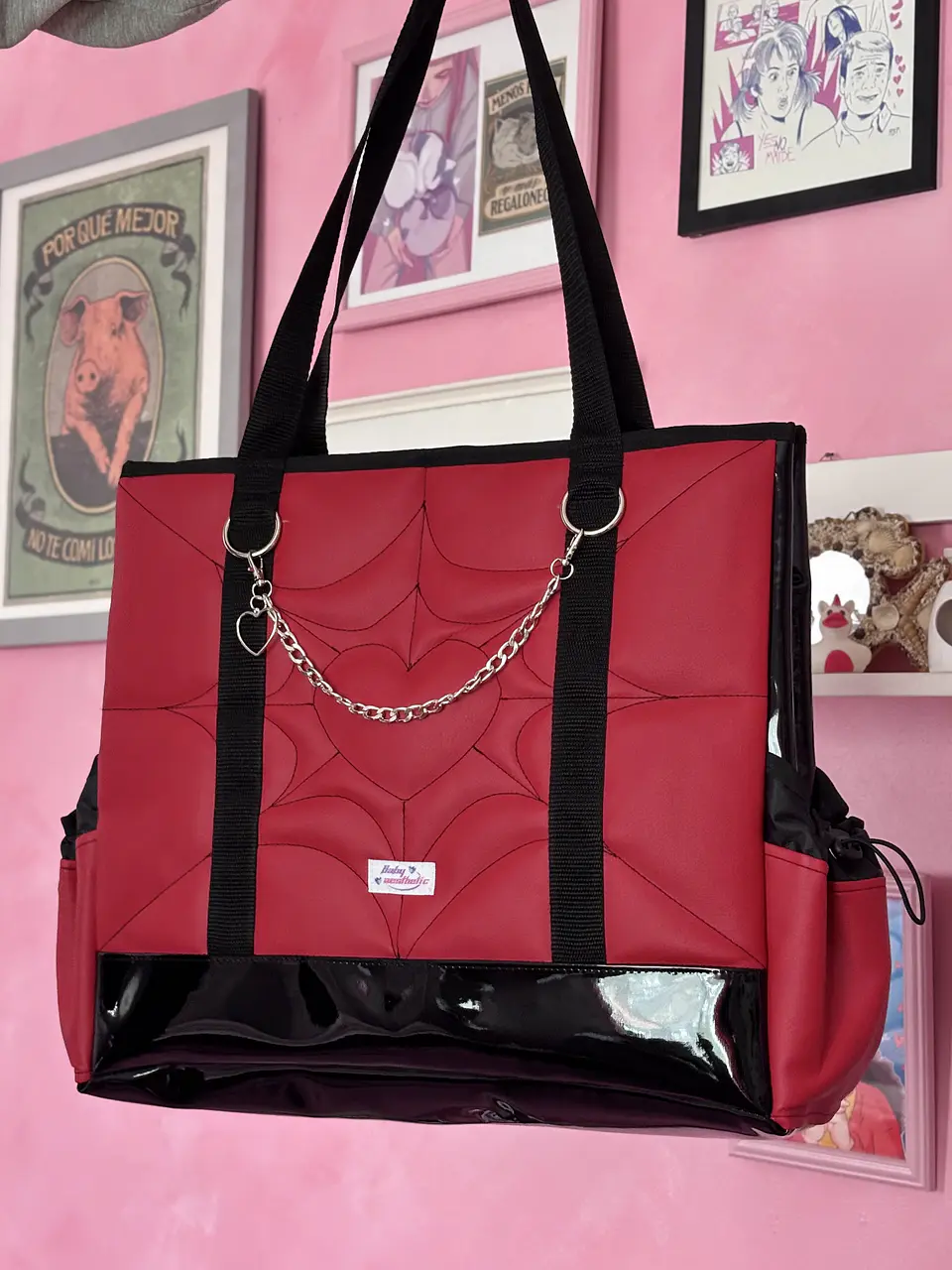 Maxi corazón cuerina roja con charol 1