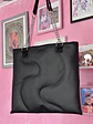 Totebag corazón cuerina negra asa cadena - Miniatura 2