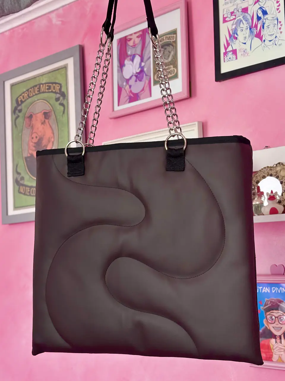 Totebag corazón cuerina café asa cadena 2
