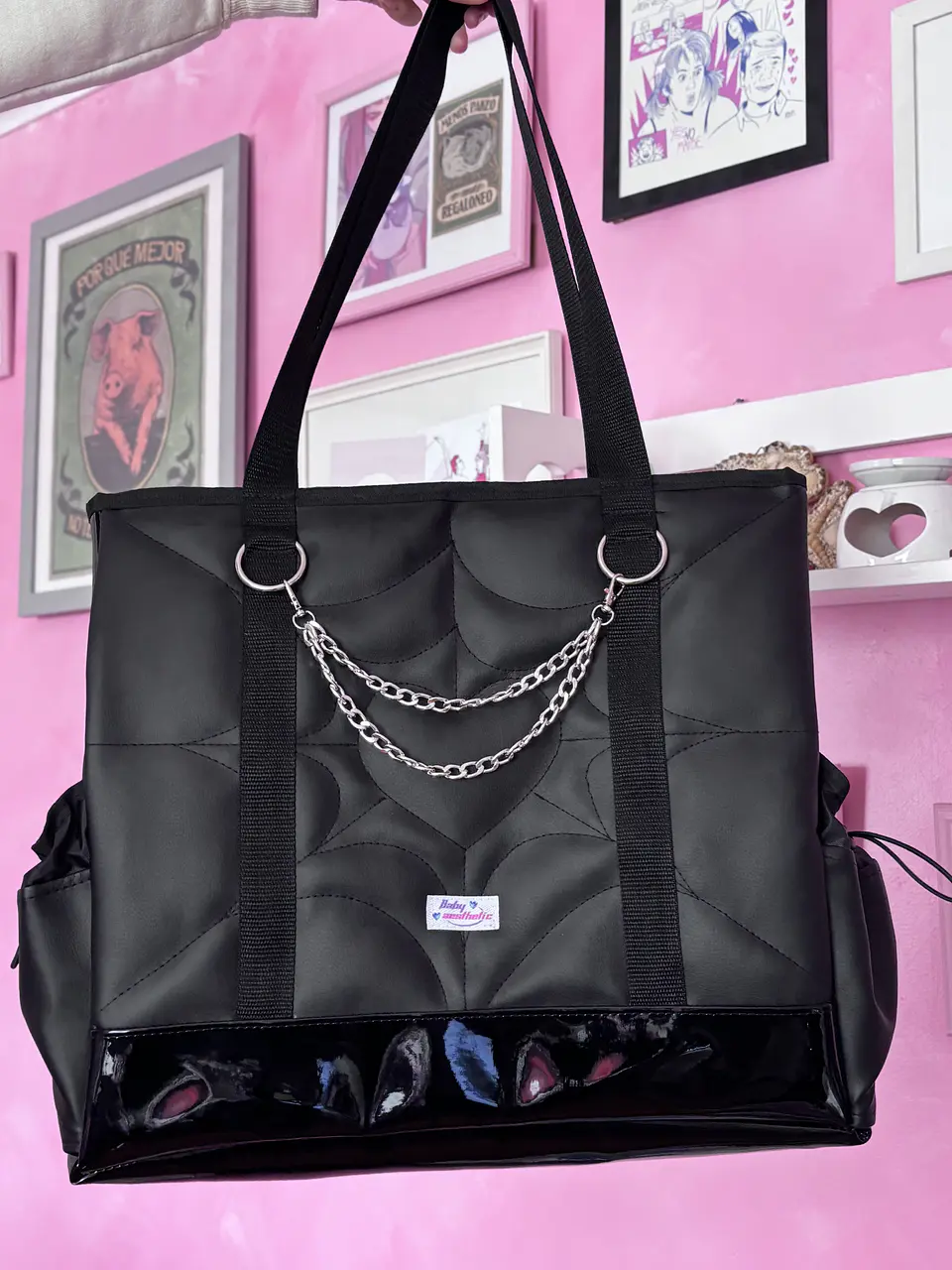 Maxi corazón cuerina negra con charol negro 4