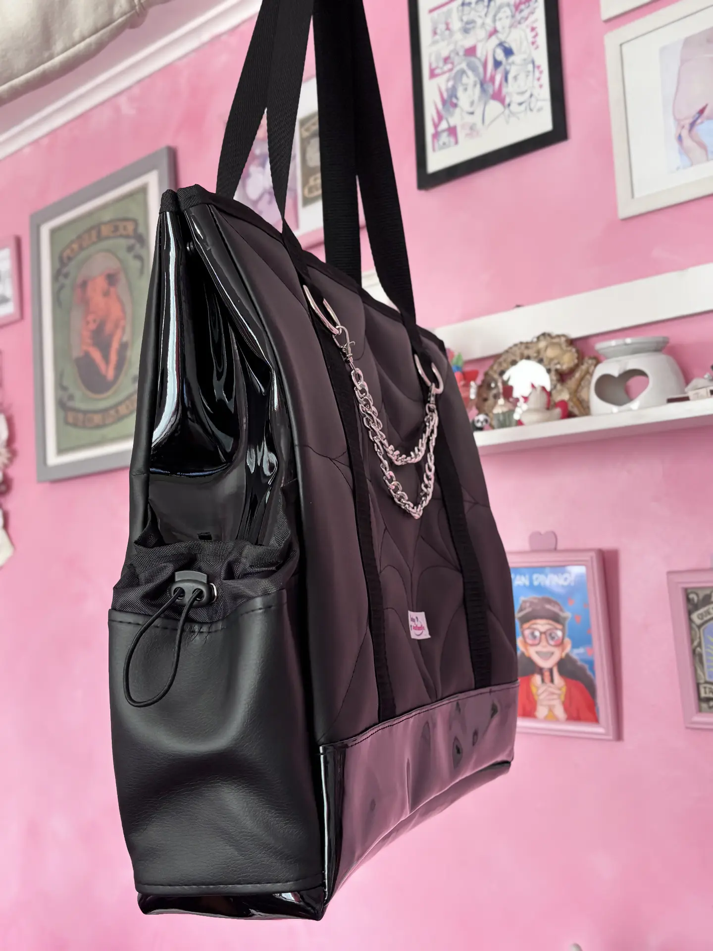Maxi corazón cuerina negra con charol negro 2