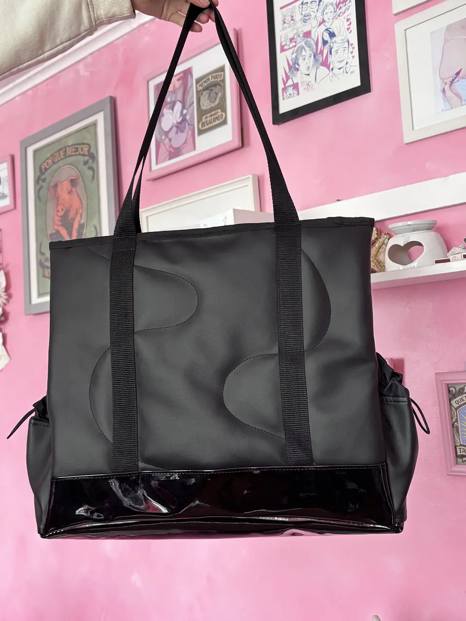 Maxi corazón cuerina negra con charol negro 5