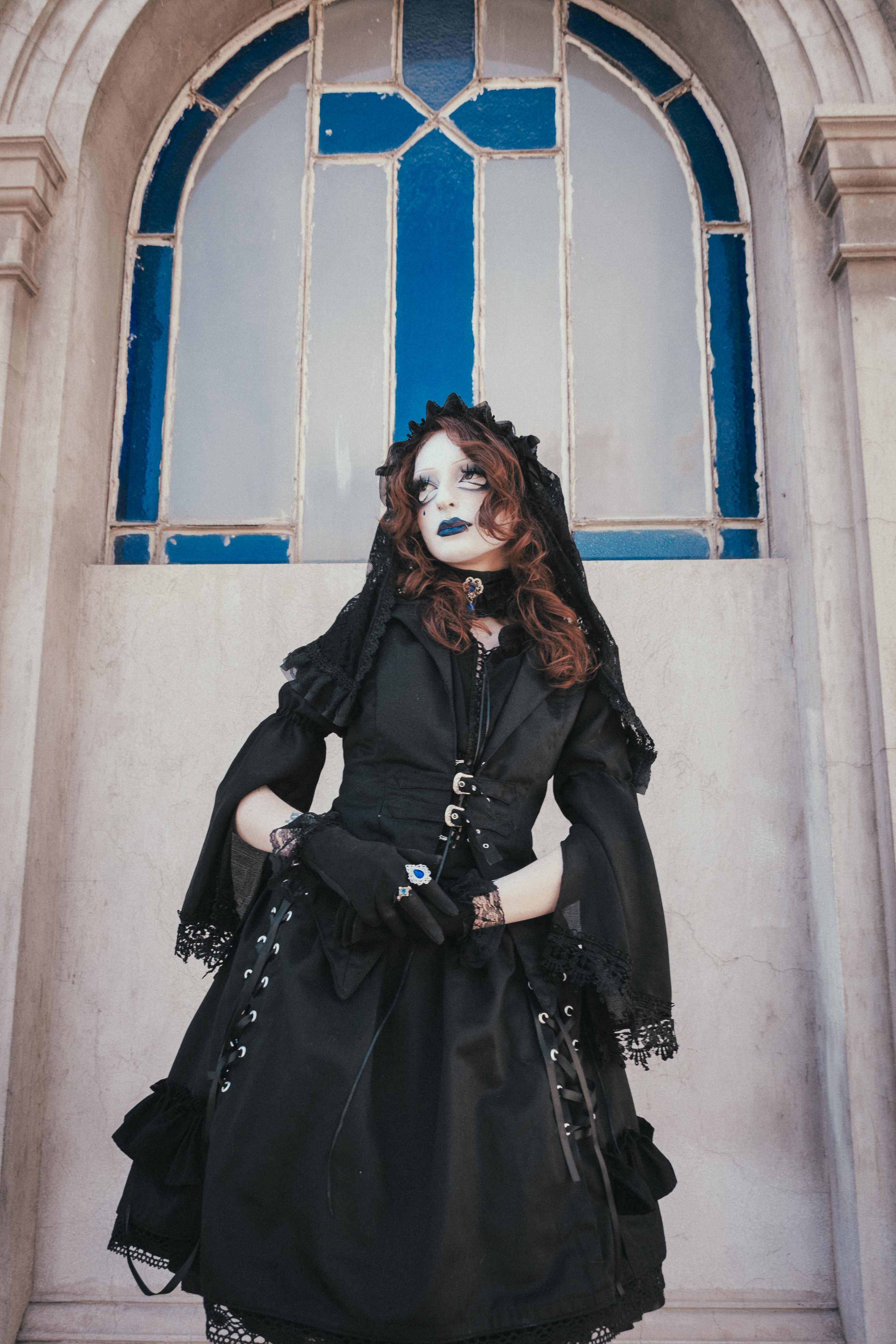 Falda negra ojetillos 