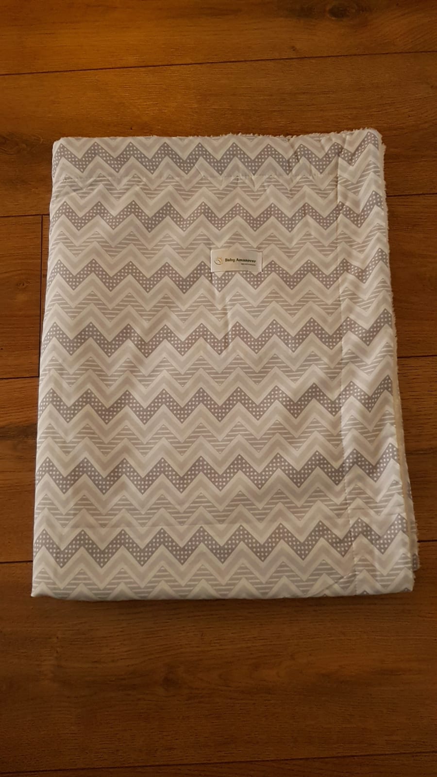 Manta Corderito Beige; Zig Zag Gris