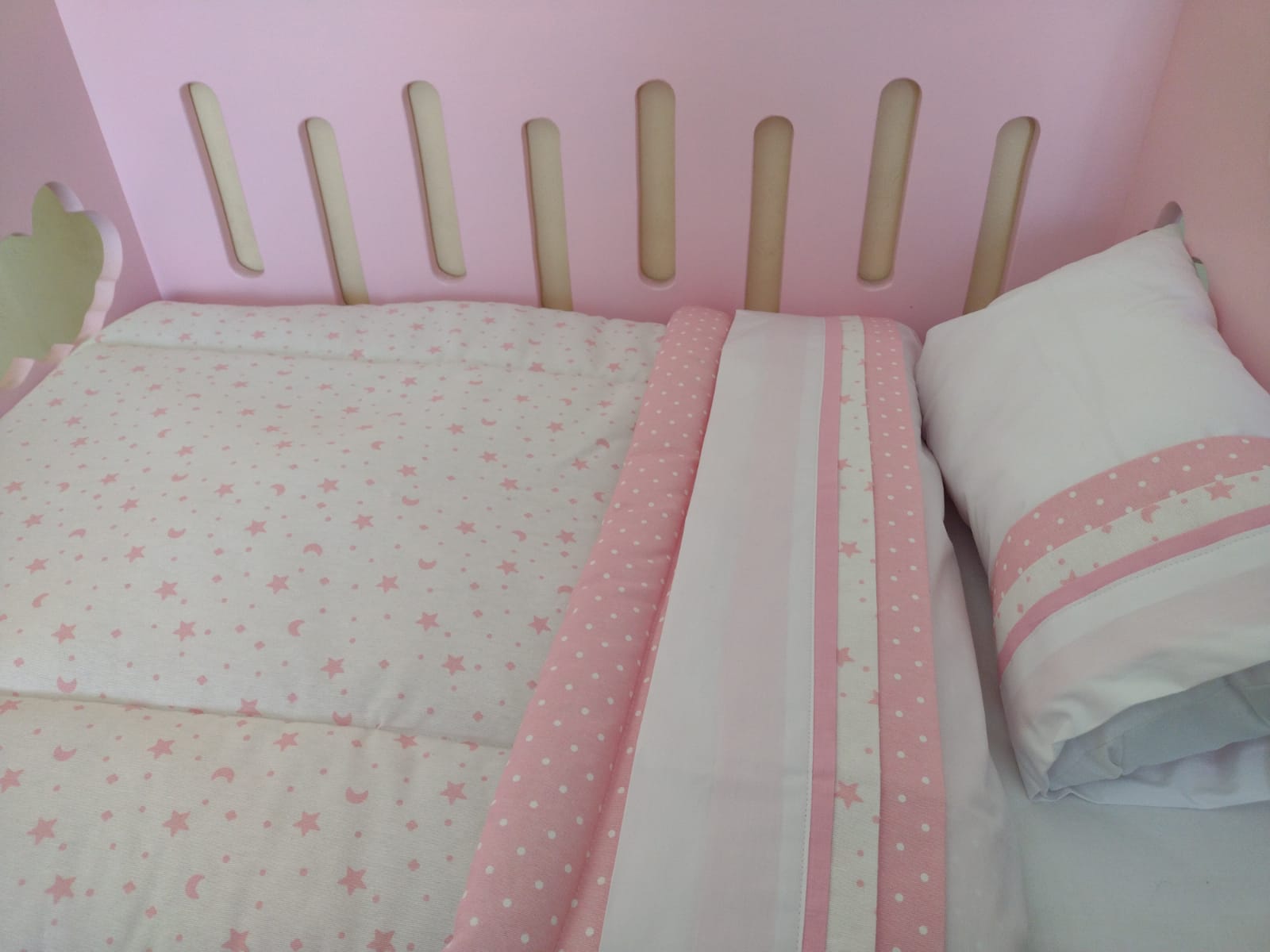 Kit de Cuna - Blanco estrella luna rosada - Rosado puntos blancos