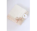 FRALDA DE PANO COM LAÇO E RENDA 
