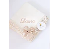 FRALDA DE PANO COM LAÇO E RENDA PERSONALIZAD