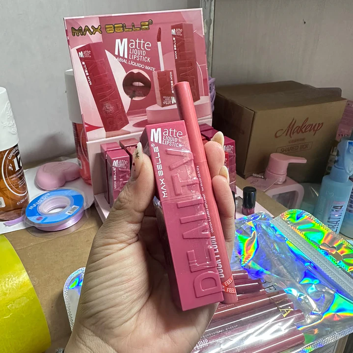 LIPCOMBO (LABIAL + DELINEADOR) 1