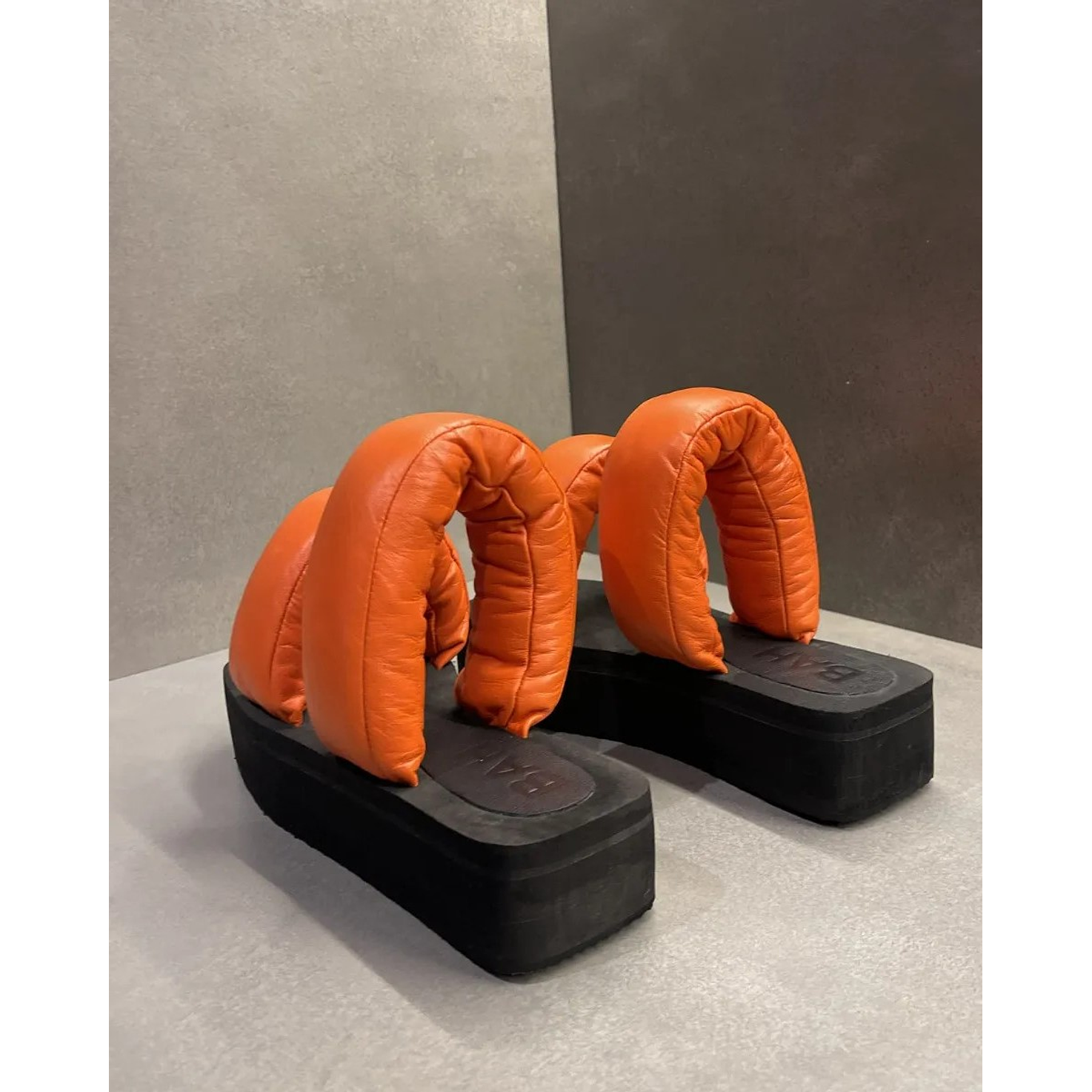 Sandalias En Cuero Con Plataforma 4