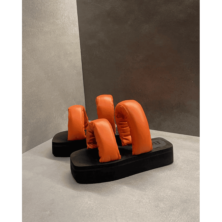 Sandalias En Cuero Con Plataforma 2