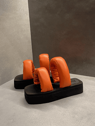 Sandalias En Cuero Con Plataforma