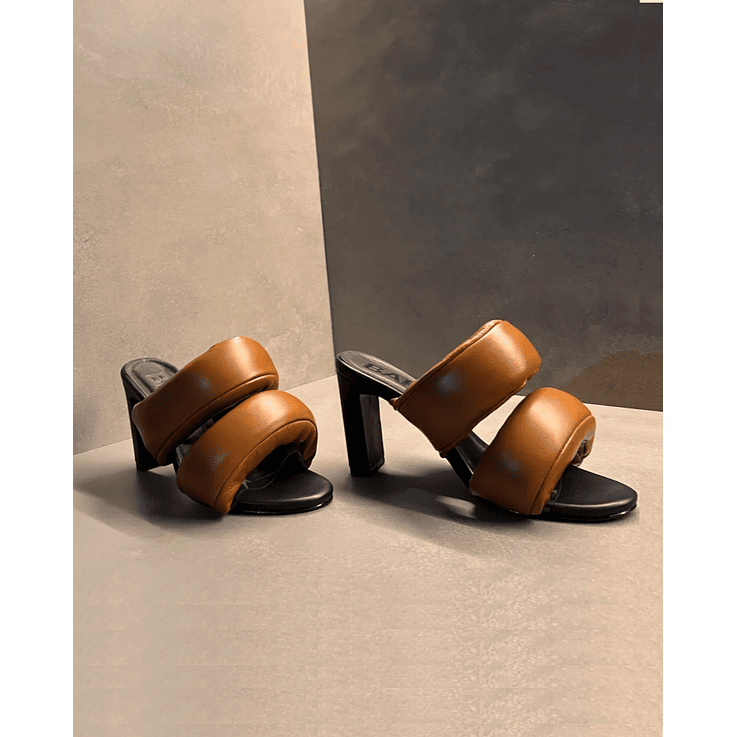 Zapatos De Tacón Destalonado En Cuero Café 1