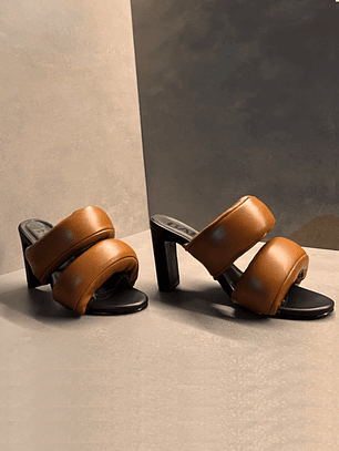 Zapatos De Tacón Destalonado En Cuero Café