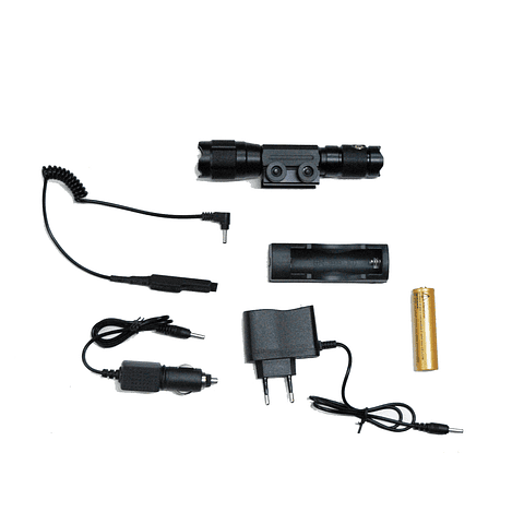 Linterna Tipo Militar Led Potente Airsoft +cargadores Pila 