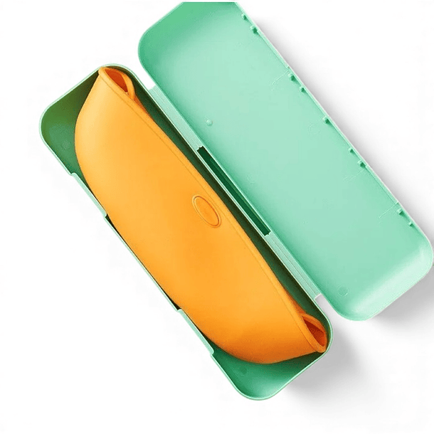 Babero Impermeable con Recolector y Estuche Portátil 8