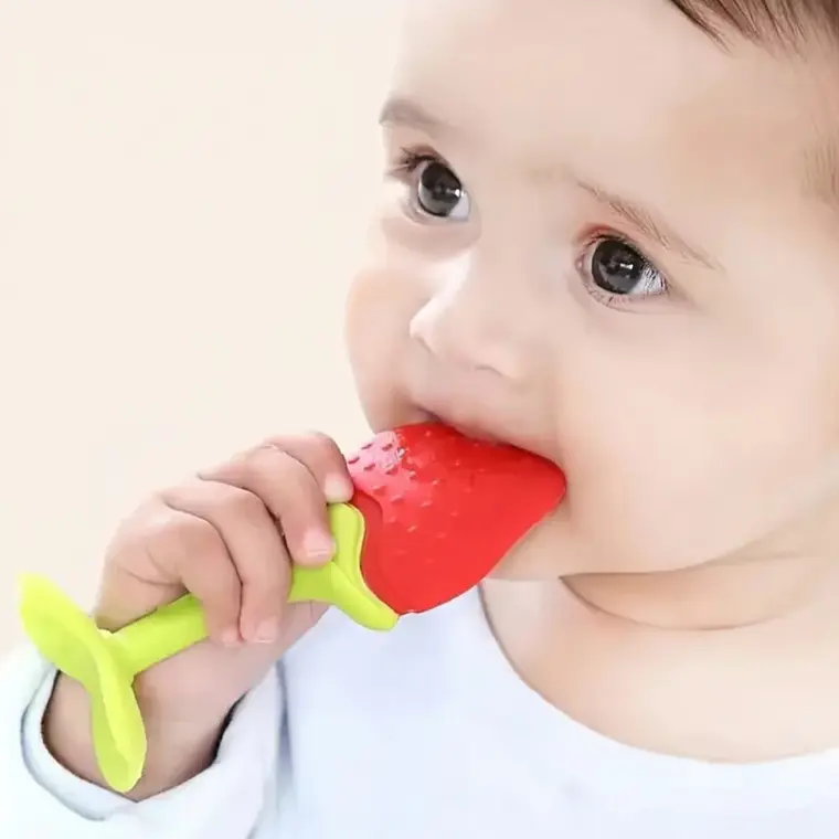 Mordedor de Silicona con Forma de Fruta 1