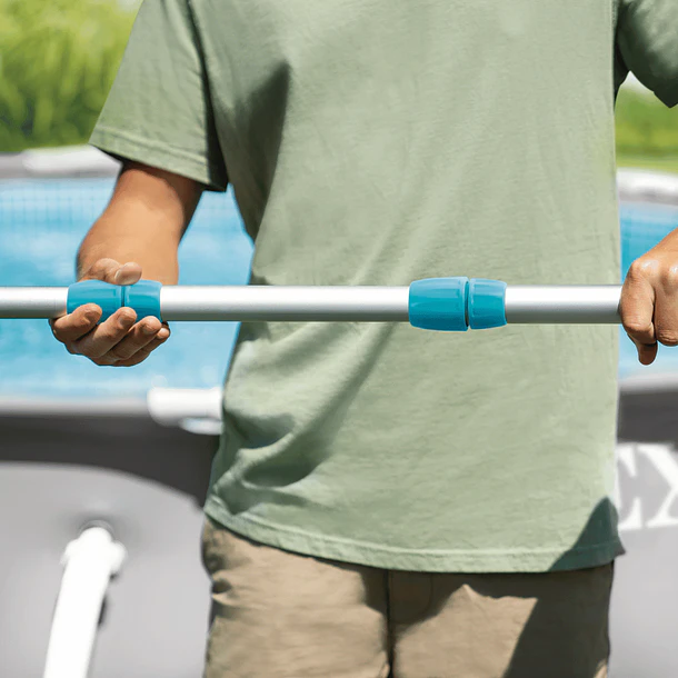Aspiradora de Piscina Recargable Intex con Brazo Telescópico ZR100 12