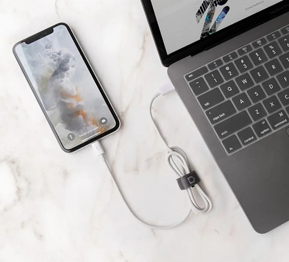 Cable RhinoShield Carga Rápida USB-C a USB-C (1 Metro) 2