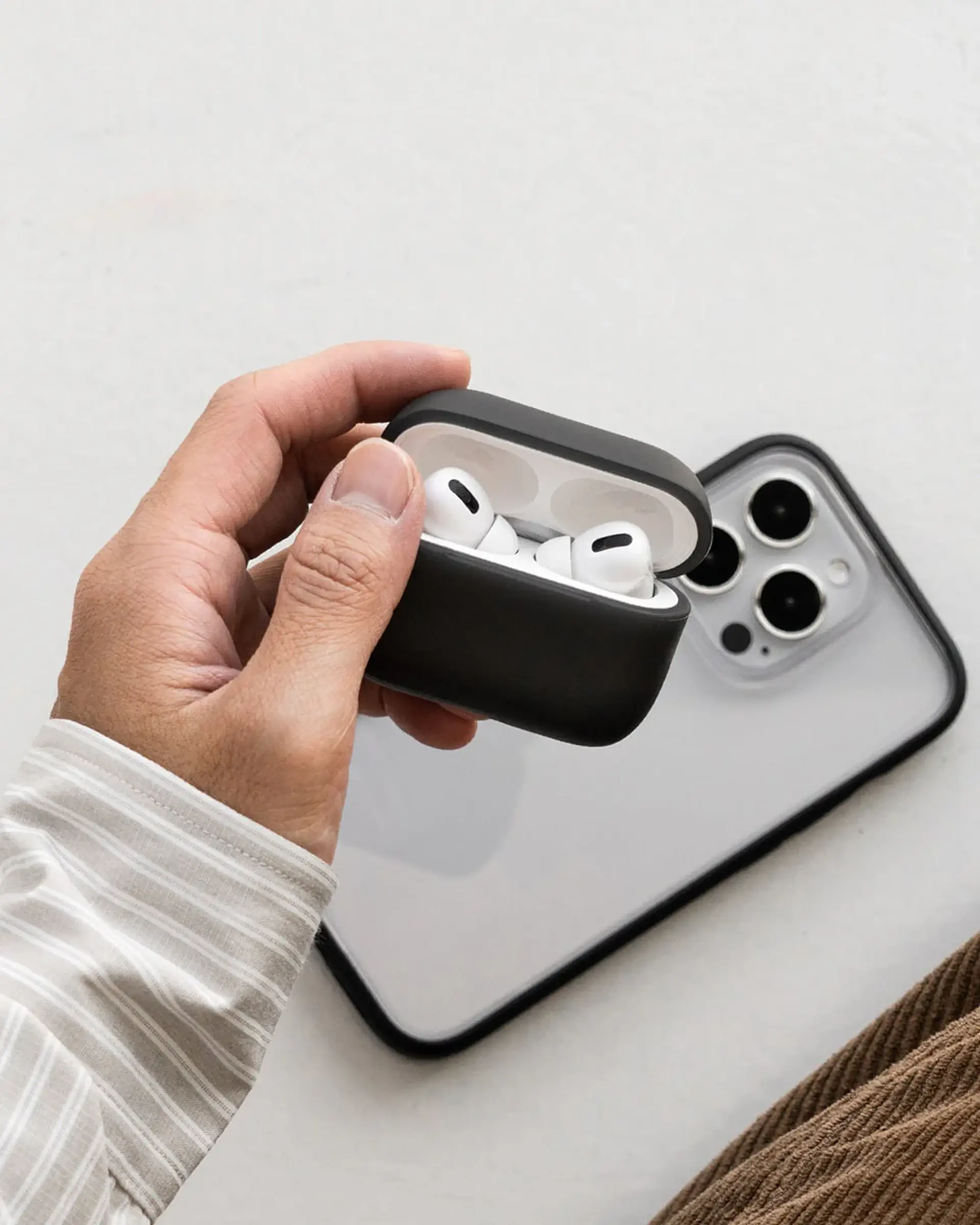 Carcasa Rhinoshield para Airpods Pro 3  5