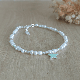 Pulsera Mostacillas de plata y perlas de rio.