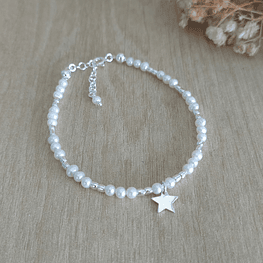 Pulsera Mostacillas de plata y perlas de rio.