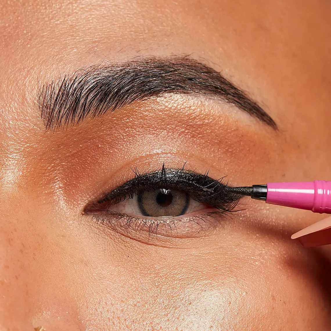 Delineador De Ojos Adhesivo Para Pestañas 2 En 1 24 Hrs A Prueba De Agua Black - NYX 4