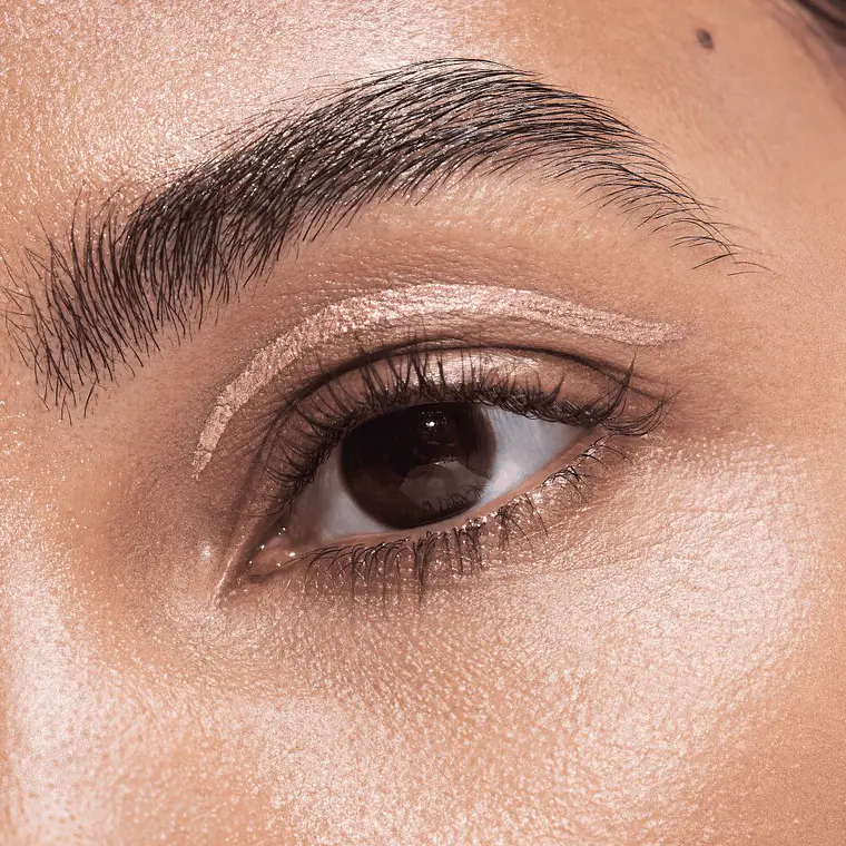 Delineador Metálico Finding Dory De Disney Pixar 02 - CATRICE 3