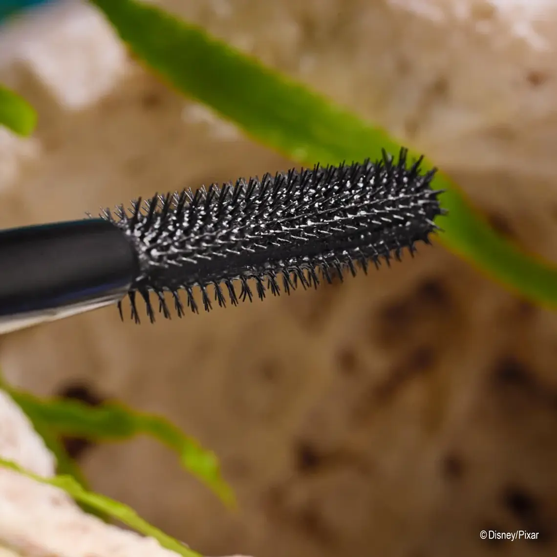 Máscara De Pestañas Waterproof Lift Up Finding Dory De Disney Pixar - CATRICE 4