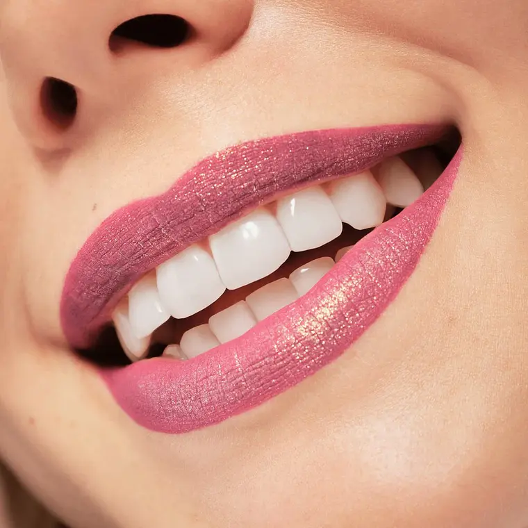 Labial Líquido Glitter Switch Kevin Up De Disney Pixar - ESSENCE 3