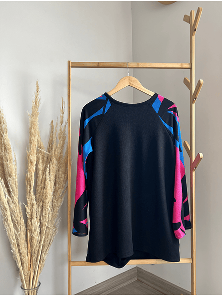 Mini Vestido Dominga Blue - Negro con Mangas Estampadas en Contraste 4