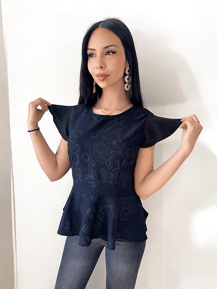 Polera Peplum Negra Mujer | Elegancia Femenina Carobaska 3