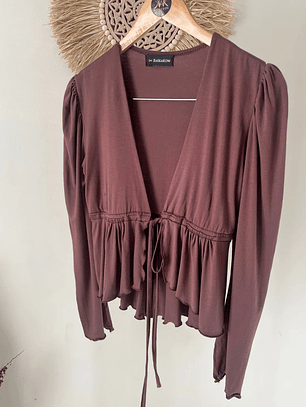 Polera de Lycra Algodón Café Lina con Mangas Globo y Amarras Ajustables en el Busto – Carobaska