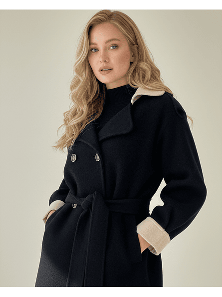 Abrigo Negro con Cuello Blanco Invierno 
