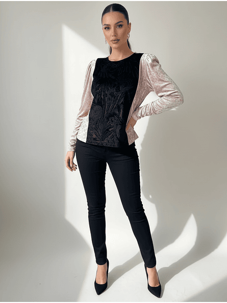 Polera de Terciopelo Elegante con Mangas Princesa y Contraste Emily – Colección Exclusive 2