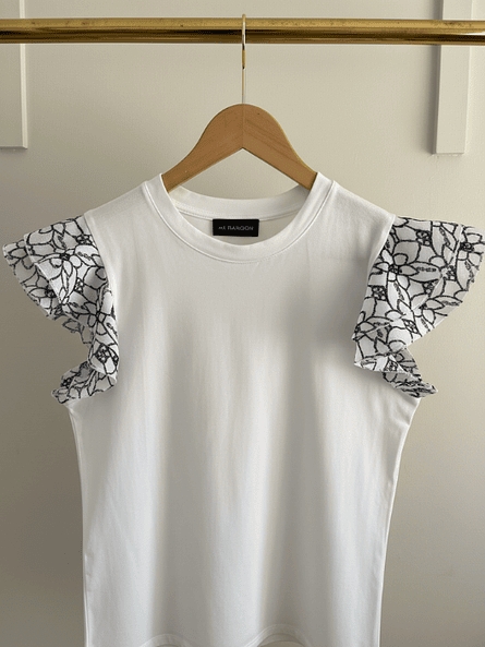 Polera Blanca de Mujer Lucía – Detalle Vuelos Broderie ✨🤍 4