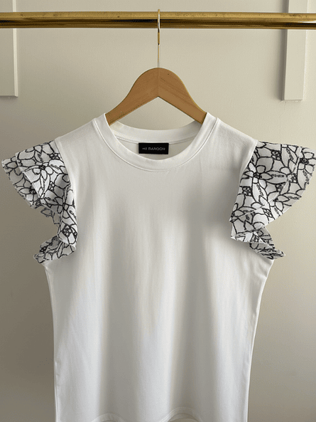 Polera Blanca de Mujer Lucía – Detalle Vuelos Broderie ✨🤍 4