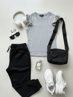 Polera Básica Mujer Gris Rib Elasticada con Vuelos