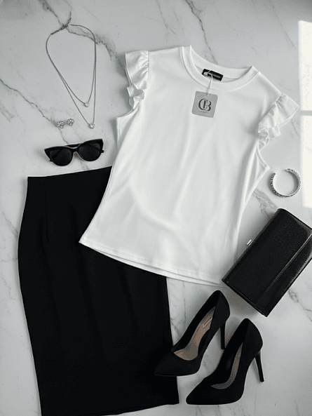 Polera Básica Blanca Mujer Rib Elasticada con Vuelos 2