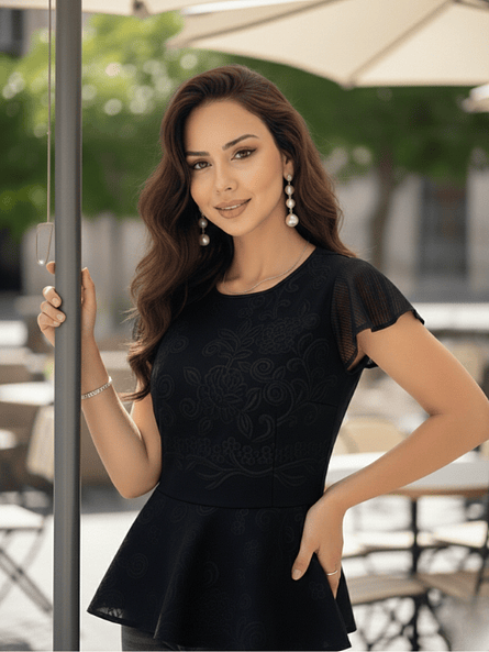 Polera Peplum Negra Mujer - Tela Sofía con Mangas Plisadas Satinadas 4