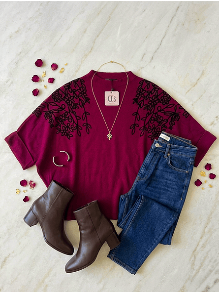 Sweater Bordado Floral Viena – Burdeo Premium Manga Murciélago 3