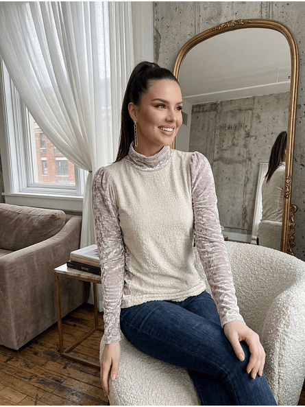 Polerón Soft Pearl: Elegancia y Diseño Exclusivo en Confección Nacional 2