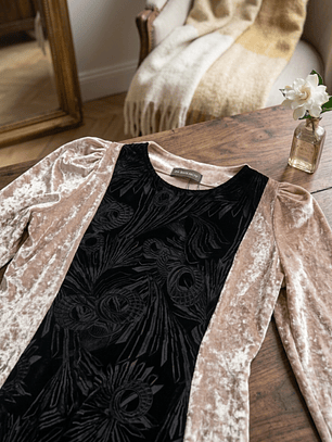 Polera de Terciopelo Mujer Negra y crema perlado con Manga larga – Carobaska