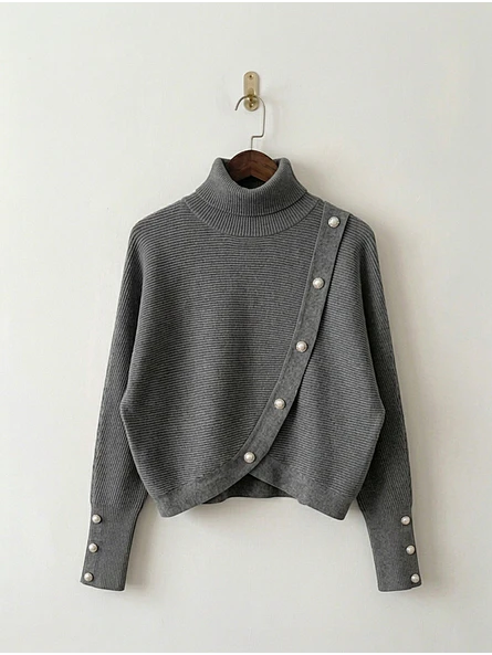 Sweater Gris Mujer Manga Murciélago de Cuello Alto con Botones | Carobaska 3
