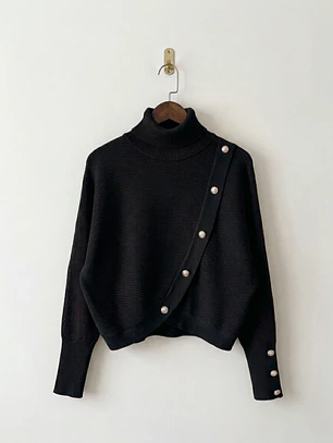 Sweater Negro Mujer Manga Murciélago de Cuello Alto con Botones | Carobaska