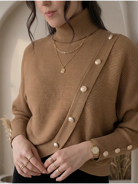 Sweater Beatle Mujer Beige Arena Manga Murciélago con Botones | Carobaska 2